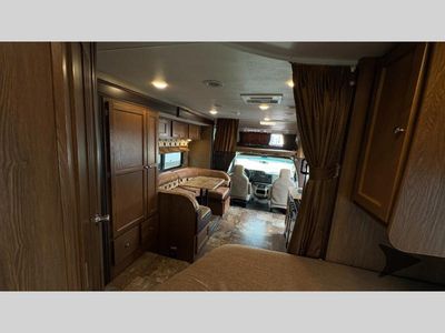 2016 Forest River RV Coachmen Leprechaun — photo 41 view