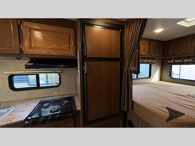 2016 Forest River RV Coachmen Leprechaun — photo 32 view