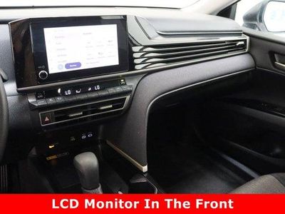 2025 Toyota Camry FWD - Photo 15