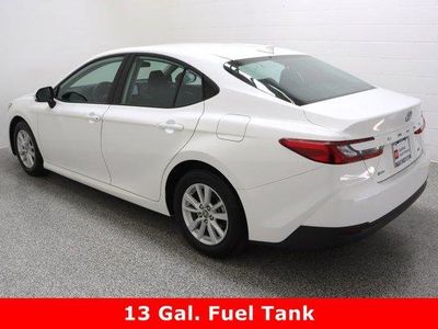 2025 Toyota Camry FWD - Photo 9