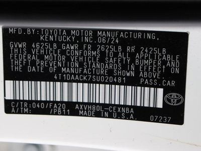 2025 Toyota Camry FWD - Photo 39
