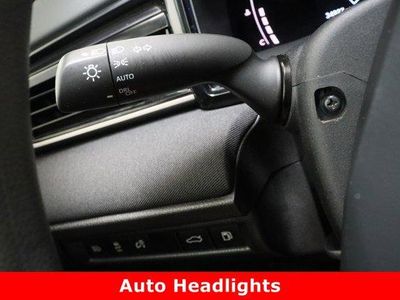 2025 Toyota Camry FWD - Photo 23