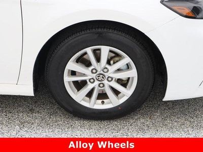 2025 Toyota Camry FWD - Photo 5