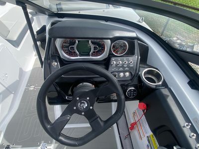 2025 Scarab 215 SE - Photo 12