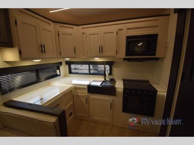 2025 Forest River RV Cherokee Arctic Wolf - Photo 20