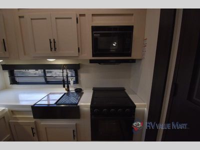 2025 Forest River RV Cherokee Arctic Wolf - Photo 17