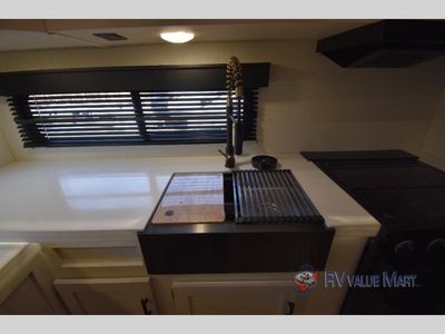 2025 Forest River RV Cherokee Arctic Wolf - Photo 18