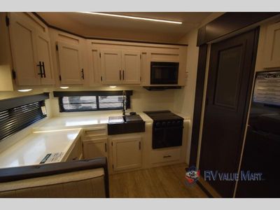 2025 Forest River RV Cherokee Arctic Wolf - Photo 21