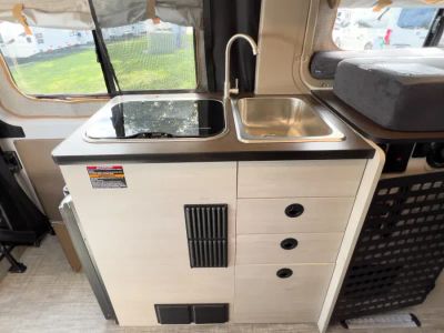 2027 Winnebago SOLIS POCKET — photo 9 view