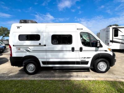 2027 Winnebago SOLIS POCKET — photo 17 view
