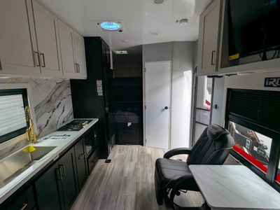 2026 IROK Trailers IROK LUXE - Photo 3