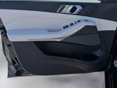 2026 BMW X5 — photo 22 view