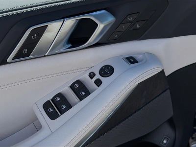 2026 BMW X5 — photo 23 view
