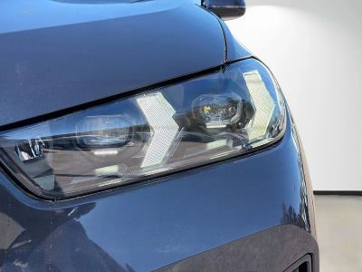 2026 BMW X5 — photo 9 view