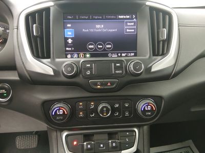 2024 GMC Terrain — photo 13 view