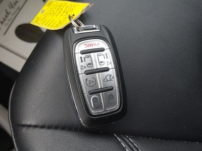 2024 Chrysler Pacifica — photo 15 view