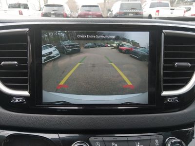 2024 Chrysler Pacifica — photo 16 view