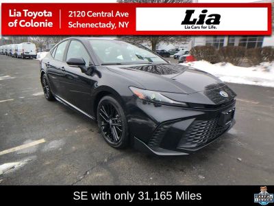 2025 Toyota Camry SE - Photo 2