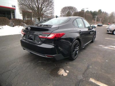 2025 Toyota Camry SE - Photo 4