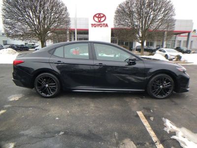 2025 Toyota Camry SE - Photo 3