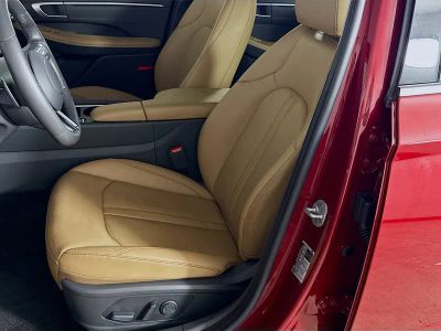 2025 Hyundai Sonata Hybrid — photo 21 view