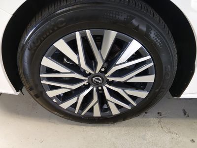 2025 Nissan Altima - Photo 10