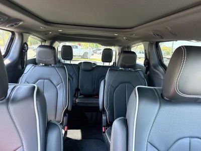 2026 Chrysler Pacifica — photo 28 view
