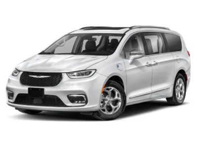 2023 Chrysler Pacifica Hybrid Limited in Silver Mist Clearcoat — front three-quarter view