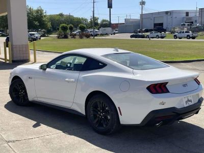 2026 Ford Mustang - Photo 5