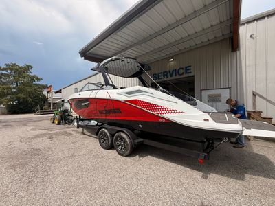 2025 Scarab 285 LX - Photo 11