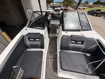 2025 Scarab 285 LX - Photo 24
