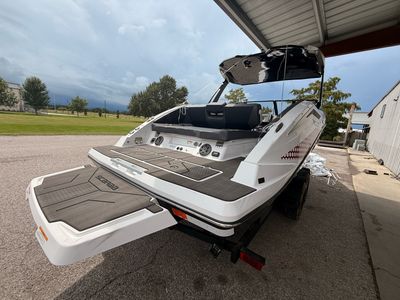 2025 Scarab 285 LX - Photo 13