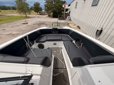 2025 Scarab 285 LX - Photo 21