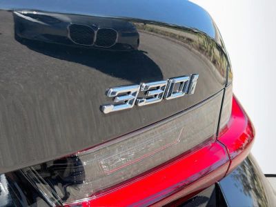 2025 BMW 3 Series — photo 12 view