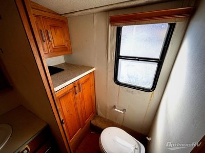 1998 Fleetwood Discovery - Photo 8