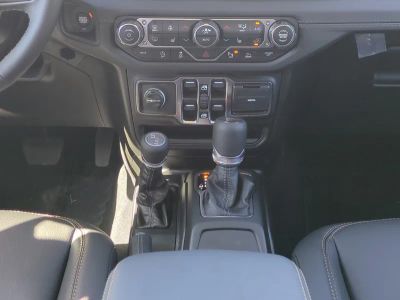 2026 Jeep Gladiator — photo 20 view