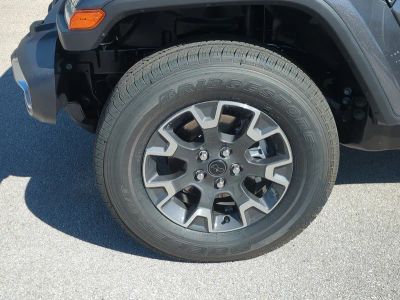 2026 Jeep Gladiator — photo 11 view
