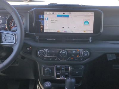 2026 Jeep Gladiator — photo 19 view