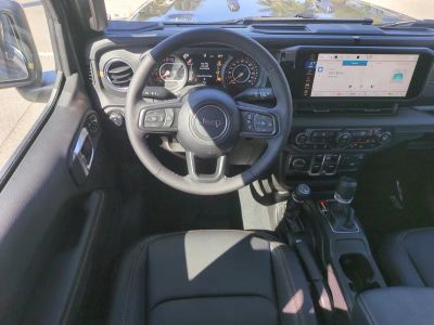 2026 Jeep Gladiator — photo 17 view