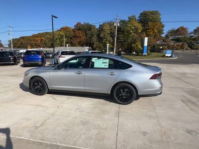 2025 Honda Accord Sedan SE CVT — photo 8 view