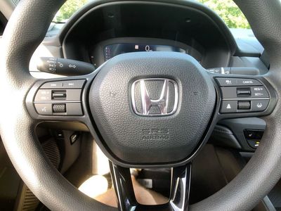 2025 Honda Accord Sedan SE CVT — photo 17 view