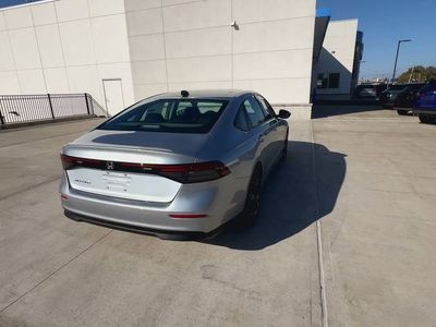 2025 Honda Accord Sedan SE CVT — photo 10 view