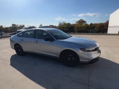 2025 Honda Accord Sedan SE CVT — rear three-quarter view