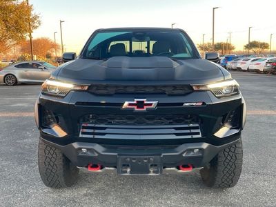 2024 Chevrolet Colorado - Photo 2