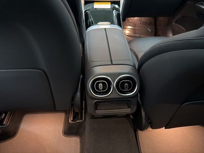 2026 Mercedes-Benz GLC — photo 23 view