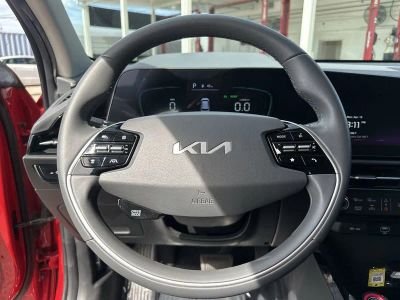 2023 Kia Niro — photo 11 view