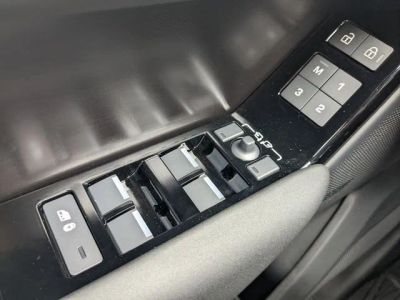 2026 Land Rover Range Rover Velar — photo 24 view