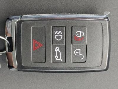 2026 Land Rover Range Rover Velar — photo 30 view