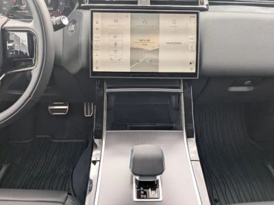 2026 Land Rover Range Rover Velar — photo 17 view