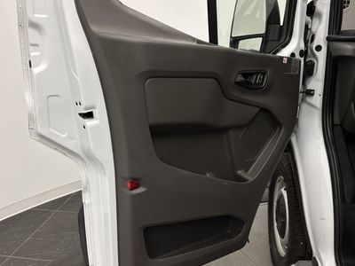 2025 Ford Transit Cargo Van - Photo 9